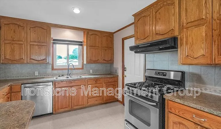 4956 S Maybelle Ave — Photo 5