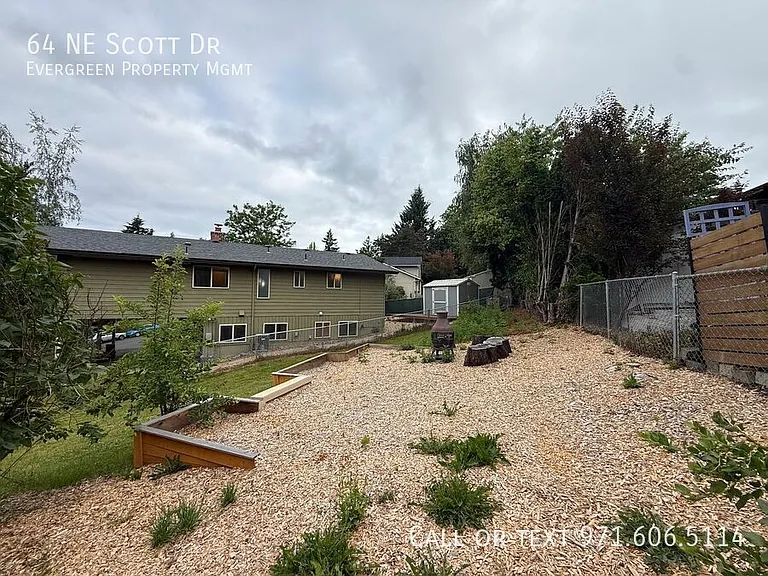 64 NE Scott Dr — Photo 55