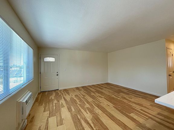 2nd image of 2418 Colina Ct