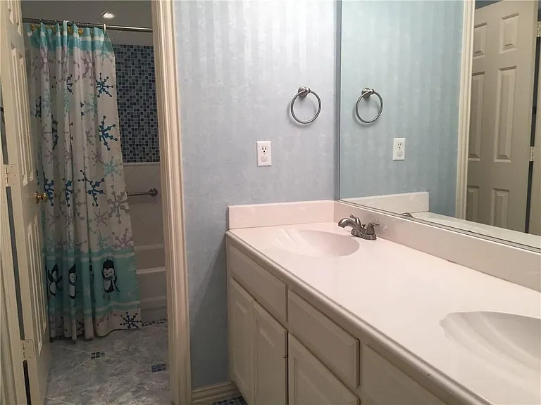3941 Evesham Dr — Photo 15