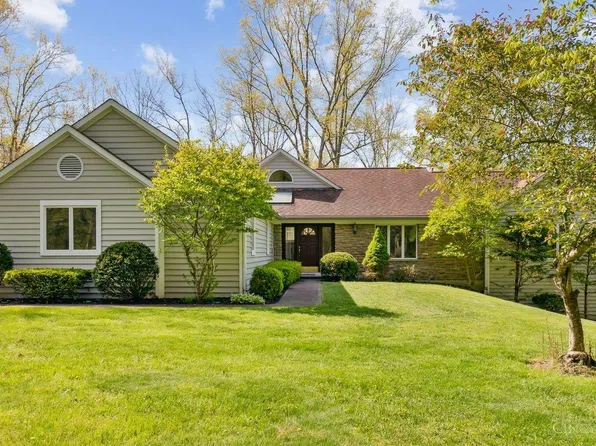 1304 Betty Jane Ln, Amelia, OH 45102