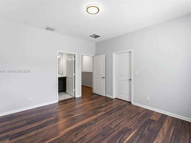 4032 NW 11th St #4032 — Photo 17