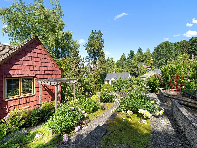 2731 SW Old Orchard Rd — Photo 45