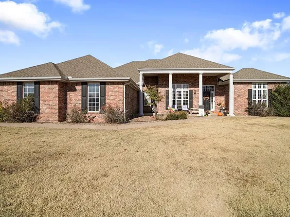 2792 Northbrook St, Coffeyville, KS 67337