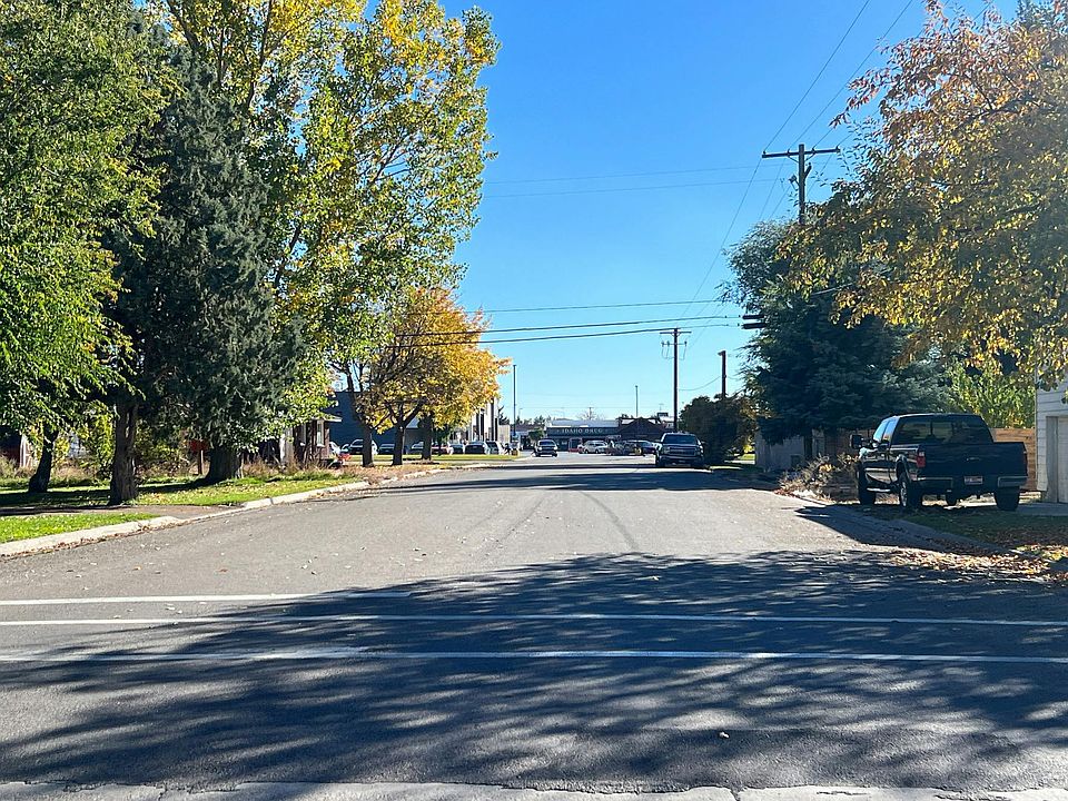 182 Idaho Ave Rigby ID Zillow