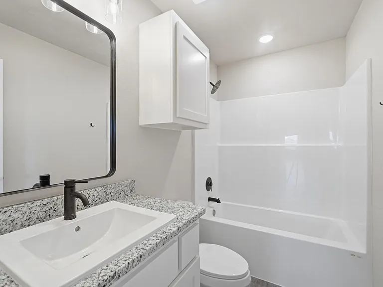 502 Elmont St — Photo 13