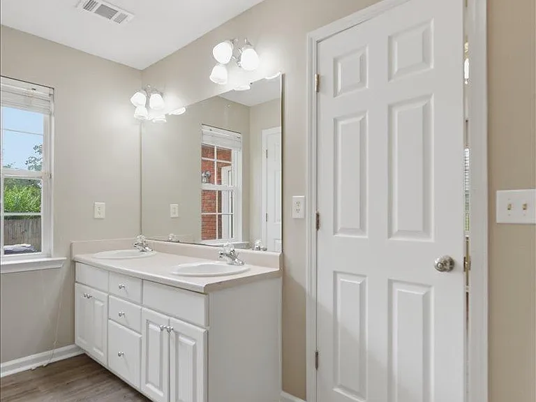 305 Links View Dr — Photo 11