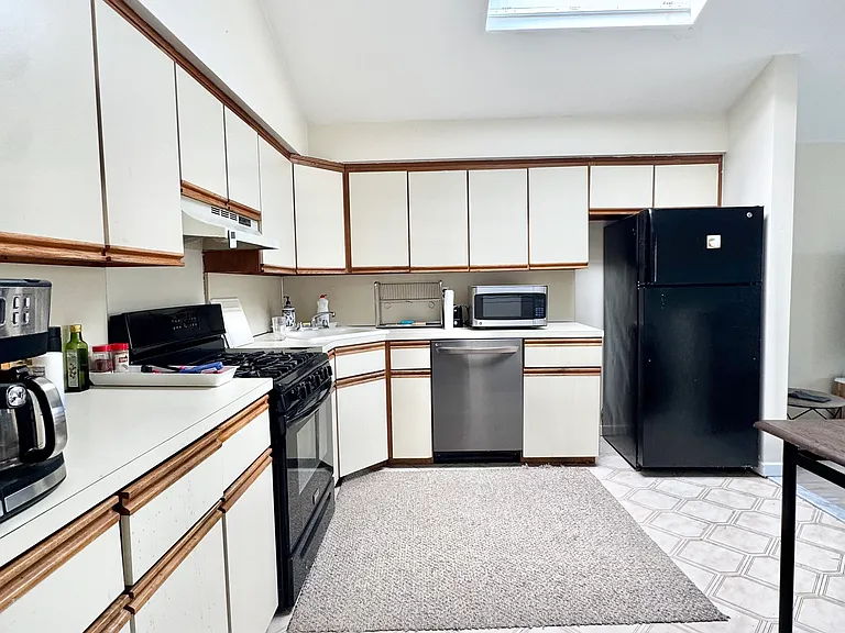 4650 Bedford Ave #3 — Photo 2