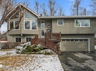 19501 Wingham Cir, Eagle River, AK 99577