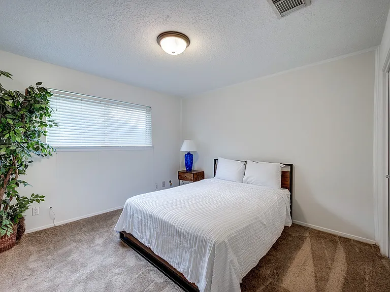 1722 S Kirkwood Rd — Photo 42
