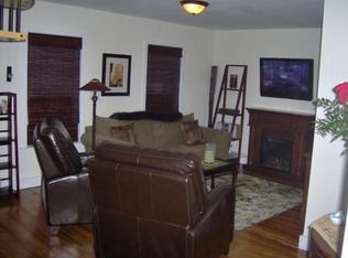 71 Rivulet St APT C, Uxbridge, MA 01569