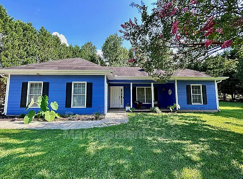 255 Camelot Dr Photo 1