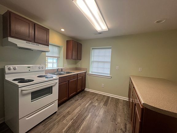 5th image of 406 W Front St