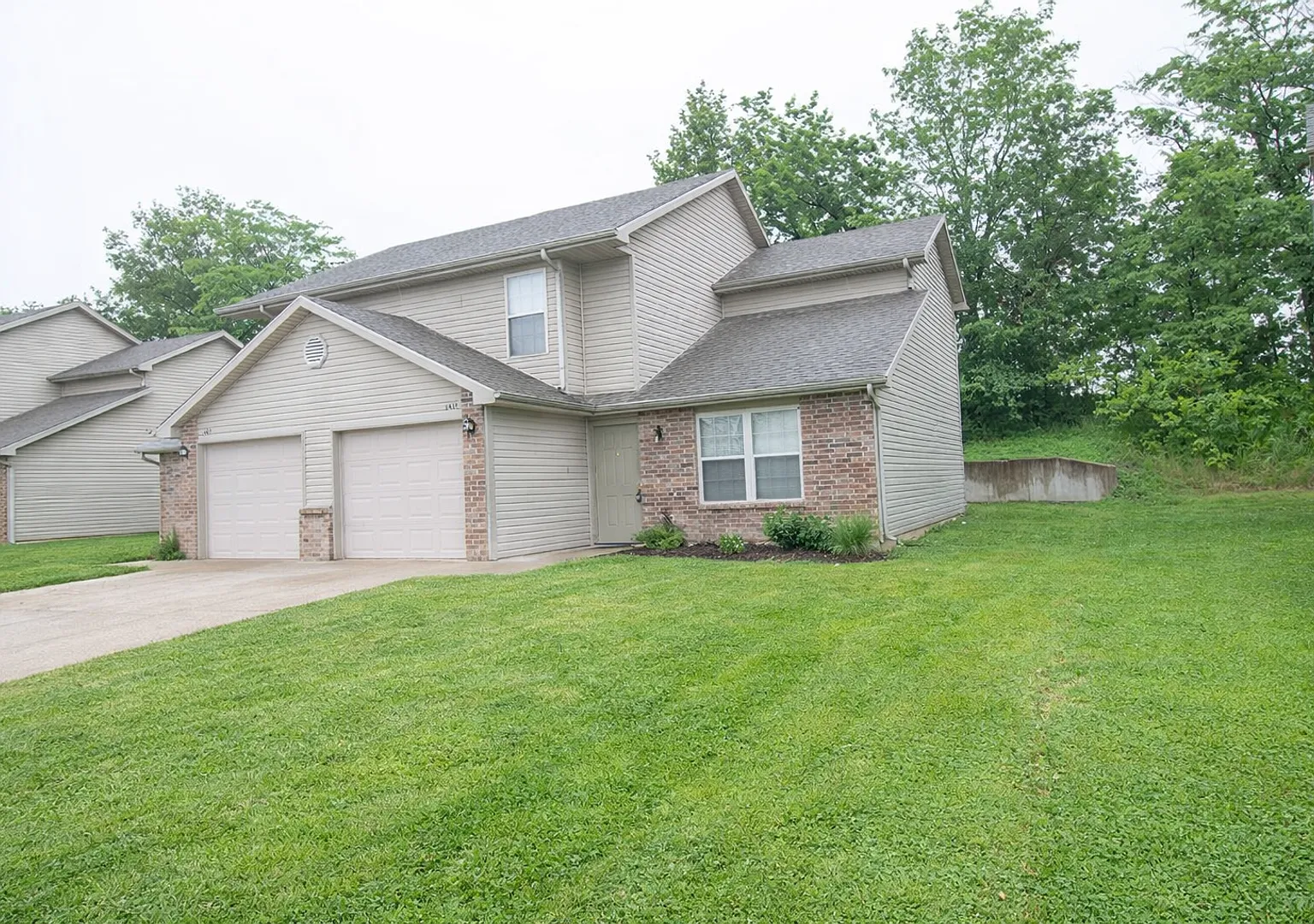 Large 4 bedroom Duplex — Photo 1
