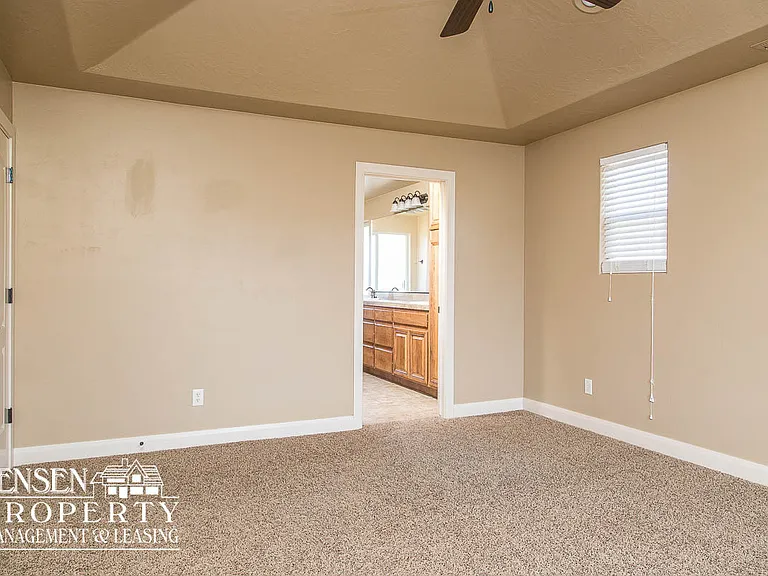 2570 S Songbird Cir — Photo 14