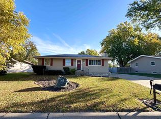 571 9th Ave, Columbus, NE 68601