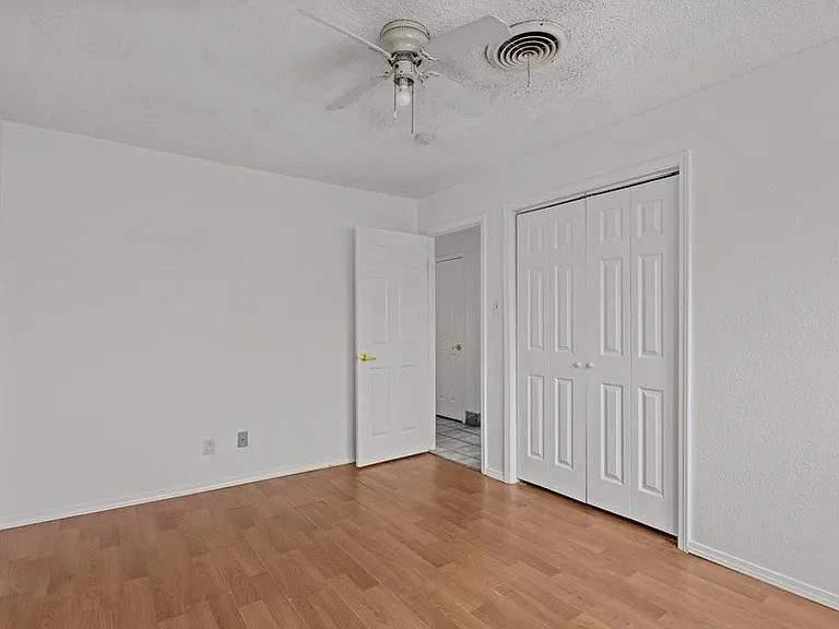 4305 Parkdale Dr — Photo 10
