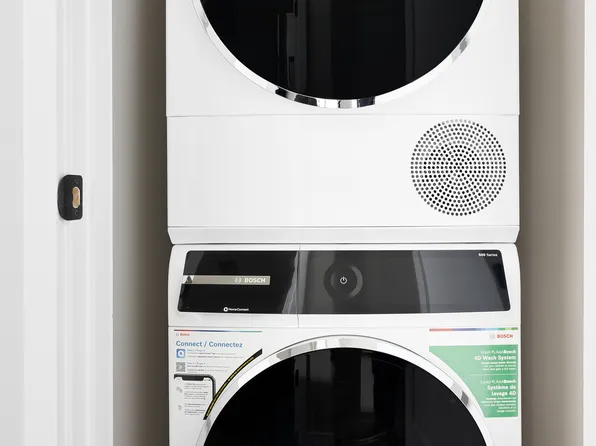 140 East 17th Street image 2 of 14