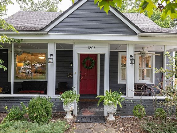 4th image of 1207 N Shady Ln