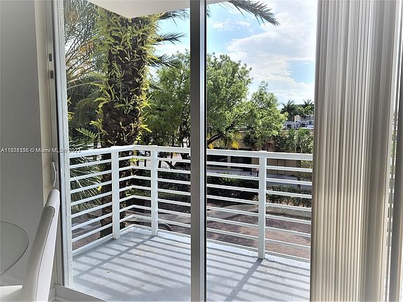 4th image of 2775 NE 187th St APT 210