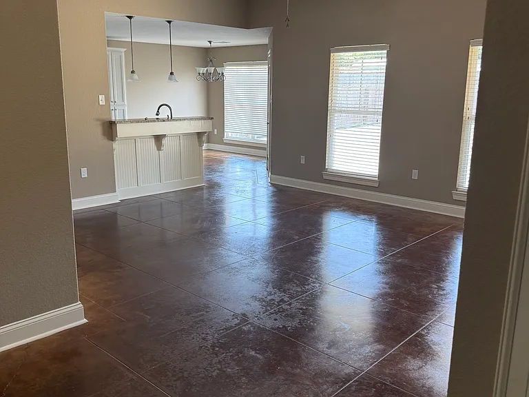 2119 Morning Glory Ln — Photo 3