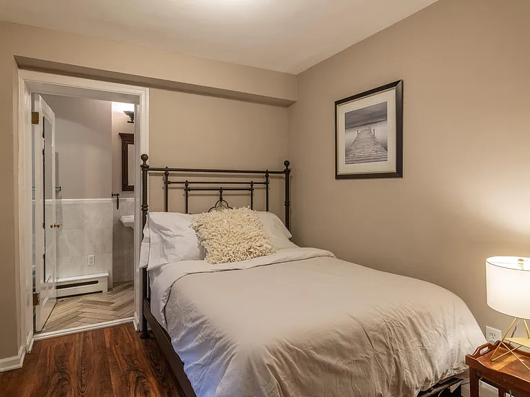 636 G St SE #2 — Photo 6