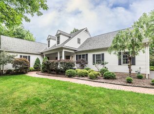 17616 Stockton Ln, Chagrin Falls, OH 44023