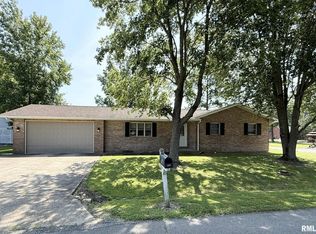 1105 Oakwood Ln, Marion, IL 62959