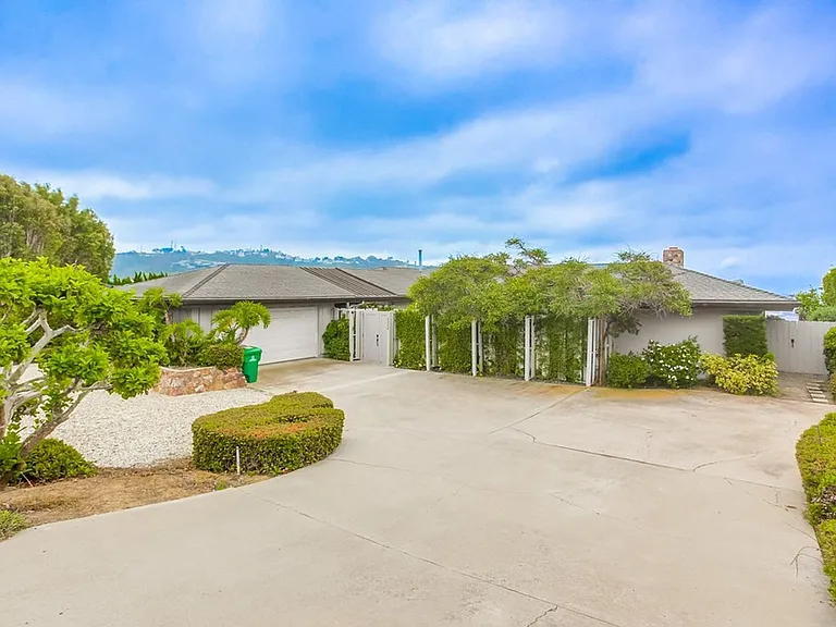 8302 Prestwick Dr — Photo 12