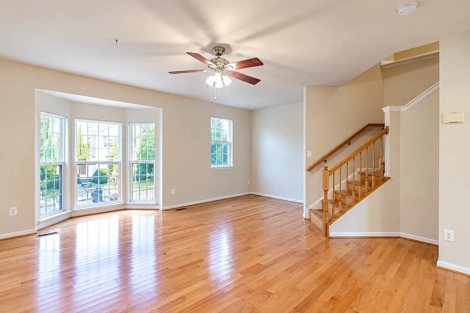 3 bed, 2.5 bath, 1776 sqft, $3,100 — Photo 3