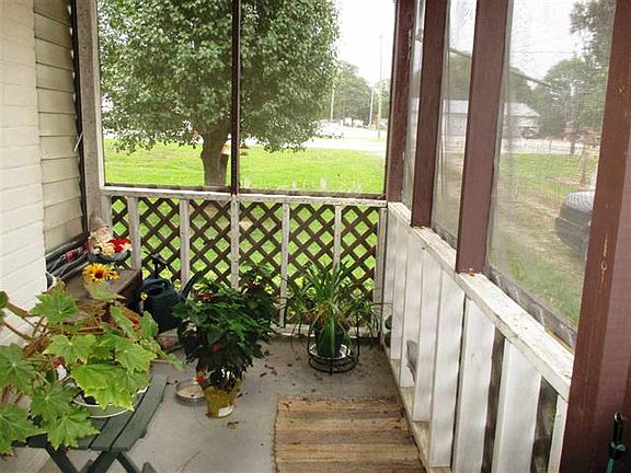 3rd image of 2060 Lynwood Dr