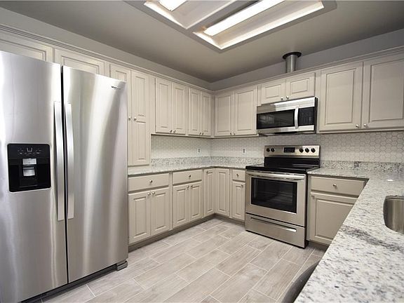 4th image of 1505 SE 21st St