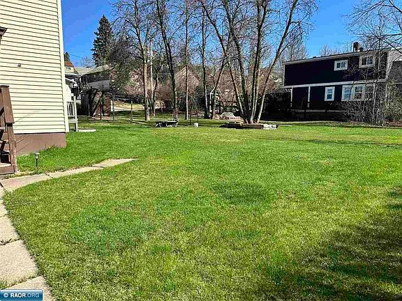 2nd image of 914 Douglas Ave