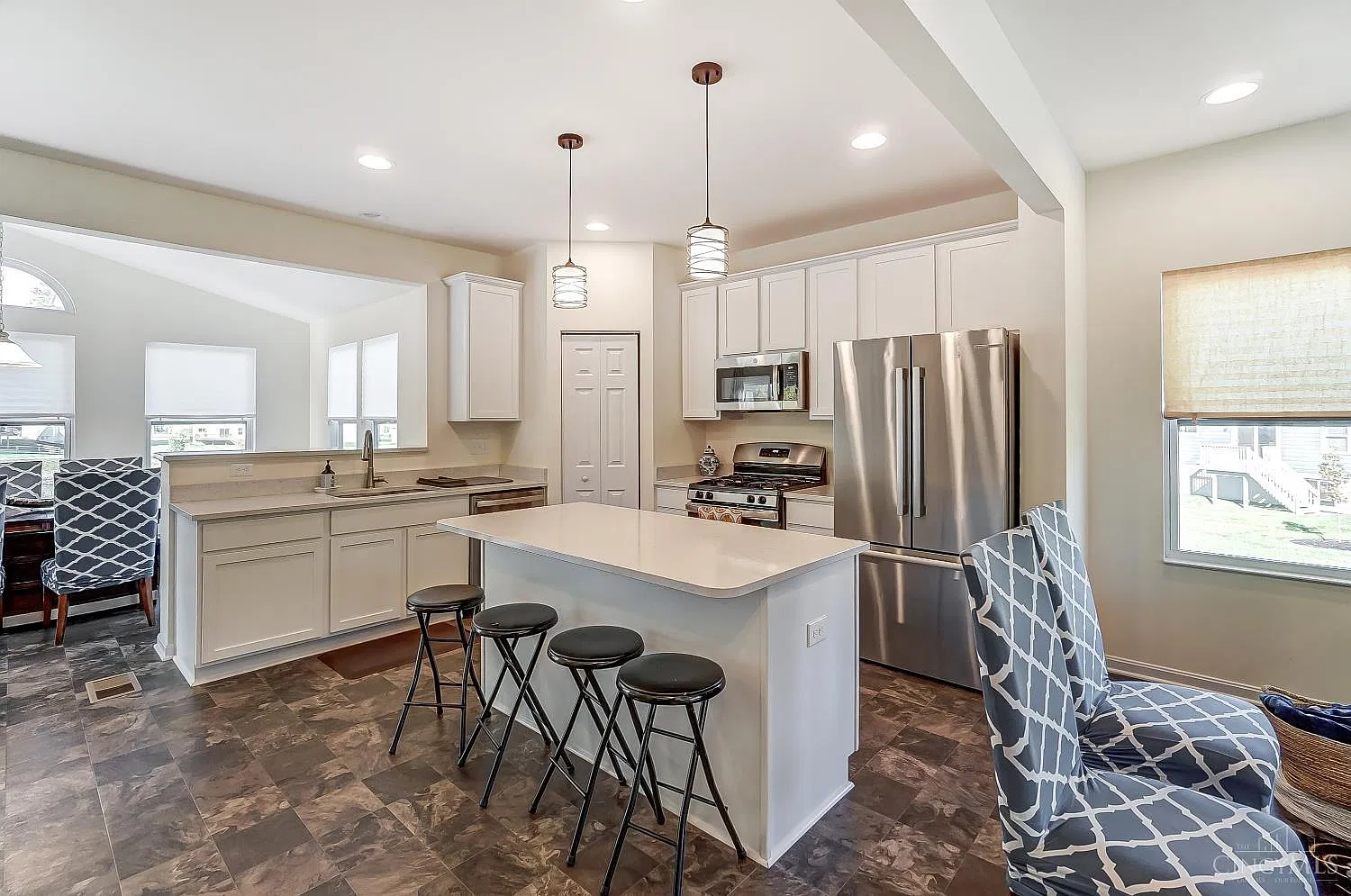 4 bed, 3.5 bath, 2795 sqft, $2,850 — Photo 4