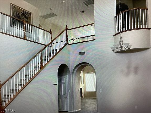 2nd image of 976 Buffalo River Ave