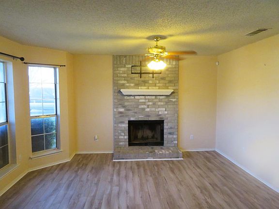 3rd image of 5006 Acorn Creek Trl