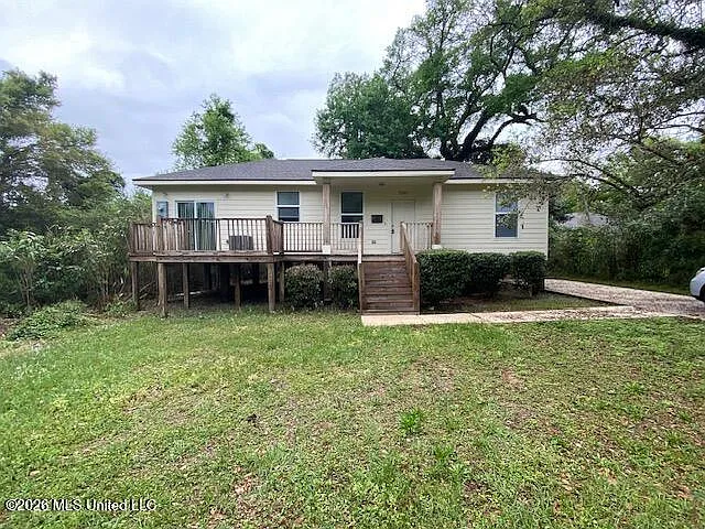 2207 Searle Ave — Photo 1