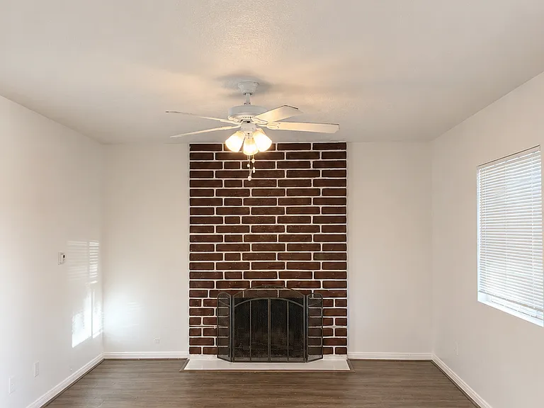 5918 Cerritos Ave — Photo 3