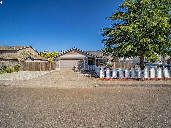 2nd image of 13802 NE 61st St