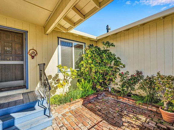 3rd image of 5709 Reynaud Court