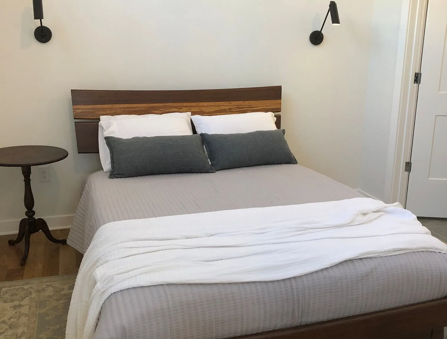 1 bed, 1.0 bath, $3,680 — Photo 2
