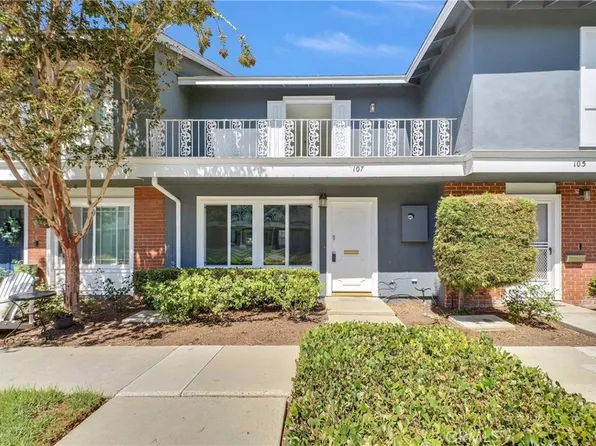 107 Lexington Ln, Costa Mesa, CA 92626