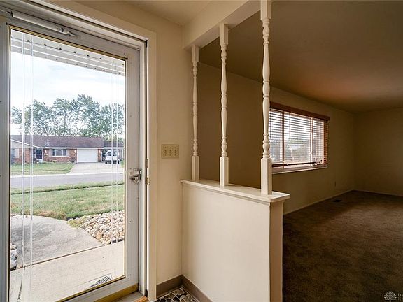 3rd image of 7141 Claircrest Dr