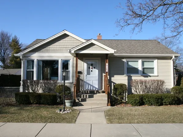 9102 Menard Ave, Morton Grove, IL 60053