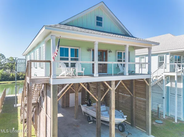 518 5th St, Pass Christian, MS 39571