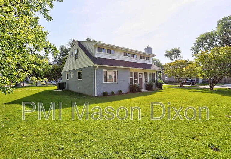 330 Compton Ave — Photo 6