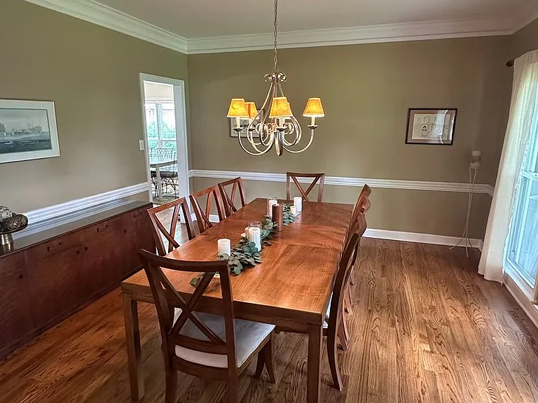 1842 Swynford Ln — Photo 4