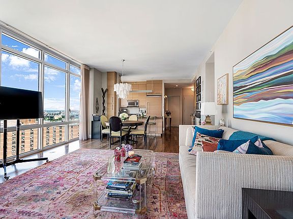 2nd image of 333 E 91st St APT 25A