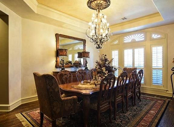 3rd image of 3209 Glenhurst Ct