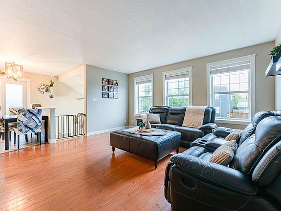 5th image of 685 3rd Ave W